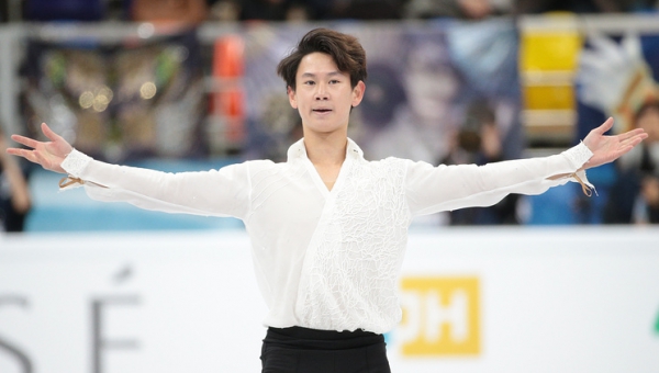 Kazakhstan’s 2014 Olympic medalist in figure skating Denis Ten stabbed to death  